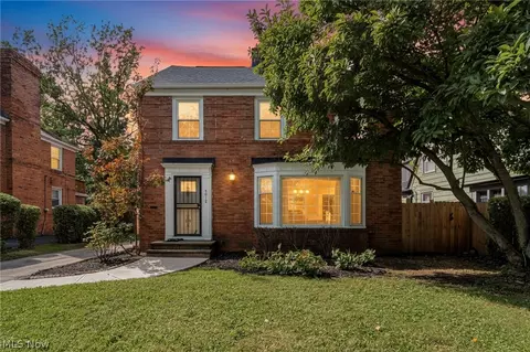 3012 Keswick Rd, Cleveland, OH 44120