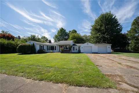 17 Parkview Dr, Conneaut, OH 44030