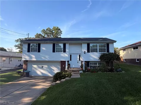 208 Beechwood Blvd, Wintersville, OH 43953