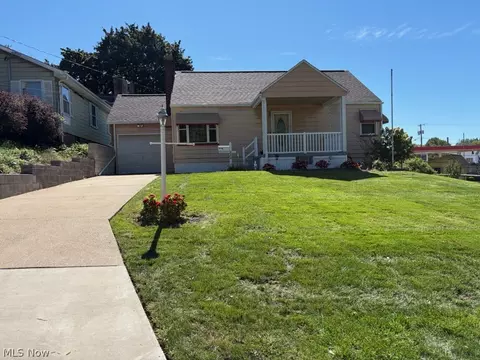 884 Hartshorn St, Alliance, OH 44601