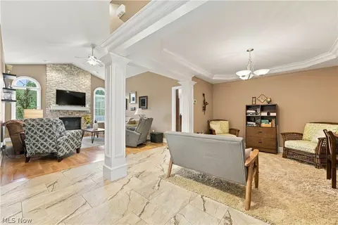 Entry Way - 7866 Walnut St #B, Boardman, OH 44512 photo 1 of 3