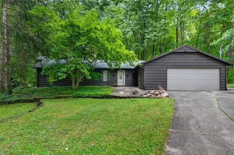 14627 Mill Hollow Ln, Strongsville, OH 44136