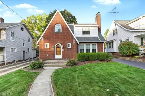 832 Homewood Ave, Salem, OH 44460