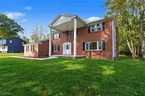 Exterior - 6785 Tanglewood Dr, Boardman, OH 44512 photo 2 of 5
