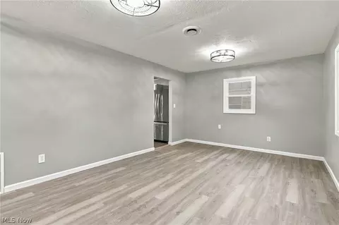 Living - 330 Roosevelt Ave, Elyria, OH 44035 photo 1 of 3