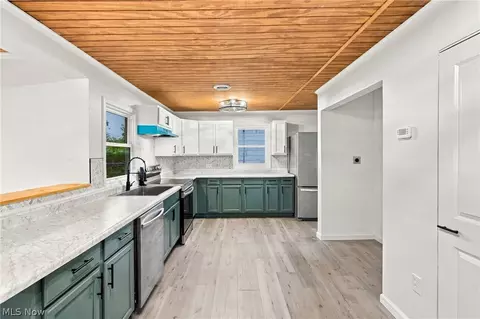 Kitchen - 330 Roosevelt Ave, Elyria, OH 44035 photo 1 of 5