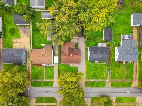 View/Area - 330 Roosevelt Ave, Elyria, OH 44035 photo 1 of 3