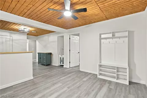 Entry Way - 330 Roosevelt Ave, Elyria, OH 44035 photo 1 of 2