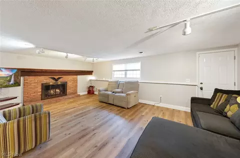 Living - 111 Edgefield Dr, Elyria, OH 44035 photo 1 of 2