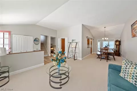 Entry Way - 111 Edgefield Dr, Elyria, OH 44035 photo 2 of 2