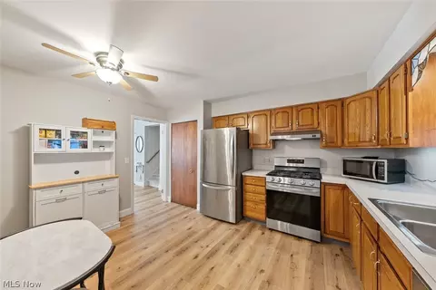 Kitchen - 111 Edgefield Dr, Elyria, OH 44035 photo 1 of 2