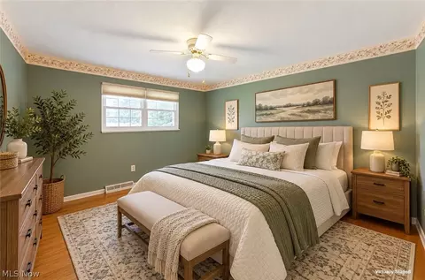 Bedroom - 111 Edgefield Dr, Elyria, OH 44035 photo 4 of 5