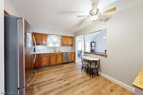 Kitchen - 111 Edgefield Dr, Elyria, OH 44035 photo 2 of 2