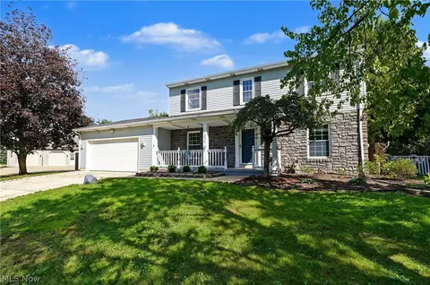 1056 Mohawk Trl SW, Hartville, OH 44632