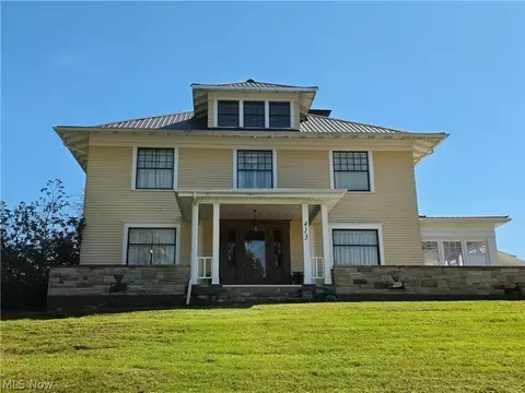 413 Cross St, Newcomerstown, OH 43832