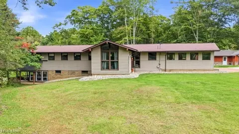 2819 Cadwallader Sonk Rd, Cortland, OH 44410