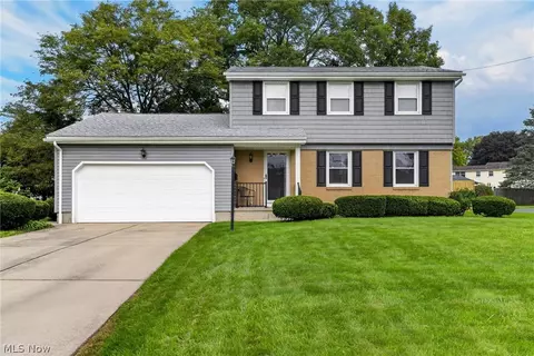 1 Centennial Dr, Poland, OH 44514