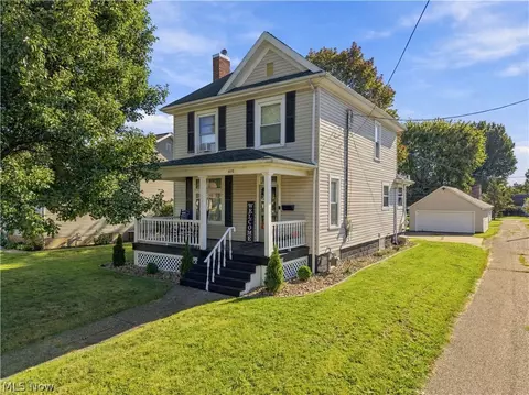 448 Lincoln Ave NW, Carrollton, OH 44615