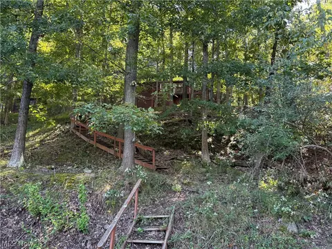 1104 Club Dr, Washington, WV 26181