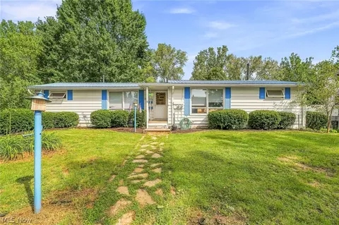277 Devinney Ave, Louisville, OH 44641