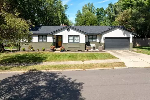 1133 Romayne Dr, Akron, OH 44313