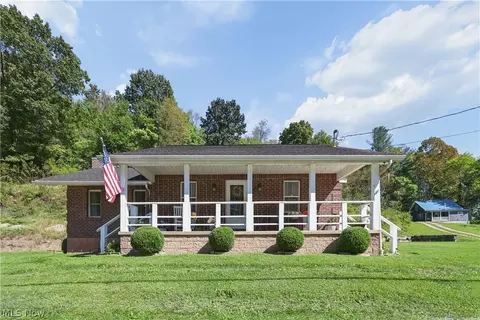 702 Zanesville St, Beverly, OH 45715
