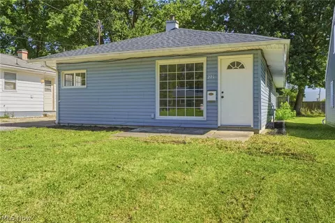 221 Carnegie, Youngstown, OH 44515