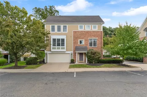 1499 Huntington Ln, Cleveland Heights, OH 44118