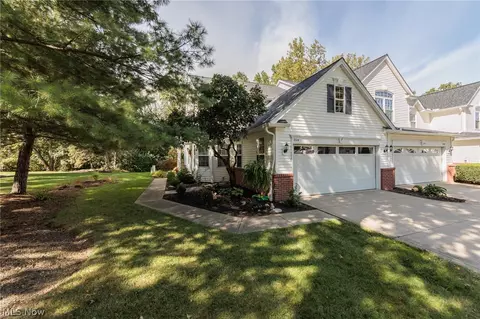 2114 W Reserve Cir, Avon, OH 44011