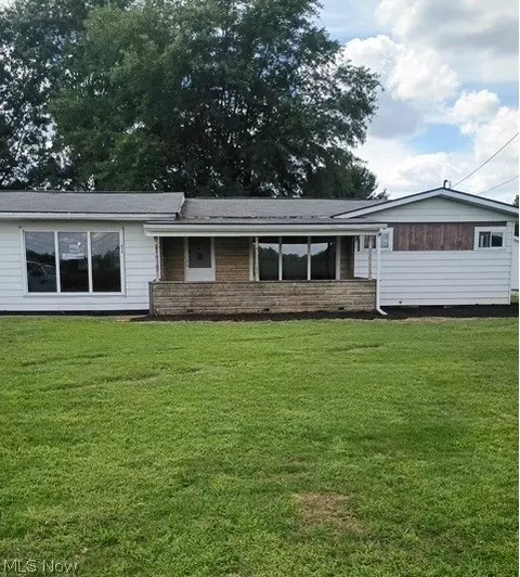 574 Lock Seventeen Rd SE, Gnadenhutten, OH 44629