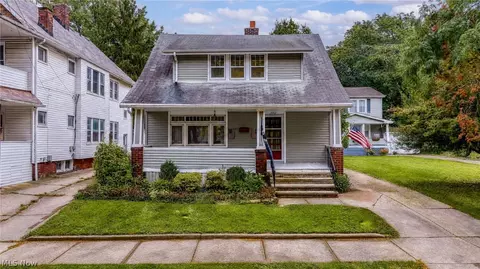 2067 Lark St, Lakewood, OH 44107