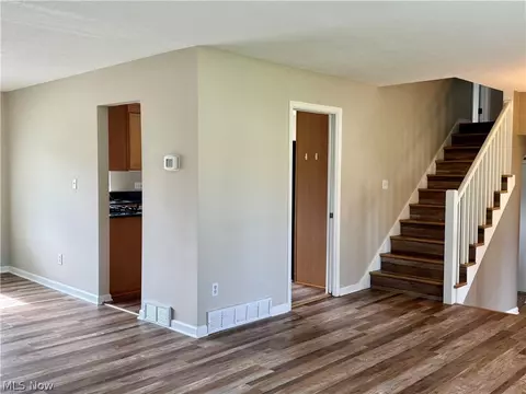Living - 7052 Fox Hill Dr, Solon, OH 44139 photo 5 of 9