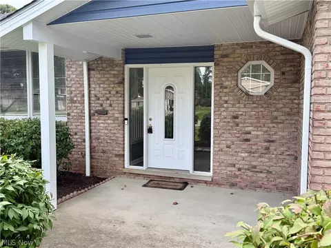 Exterior - 7052 Fox Hill Dr, Solon, OH 44139 photo 2 of 5