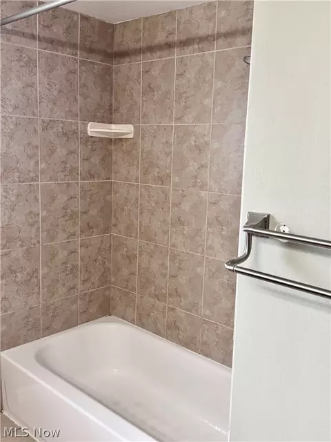 Bath - 7052 Fox Hill Dr, Solon, OH 44139 photo 3 of 3