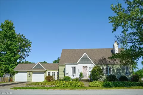 434 Glen Park Dr, Bay Village, OH 44140