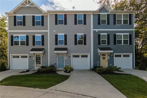 212 Raintree Ln, Painesville, OH 44077