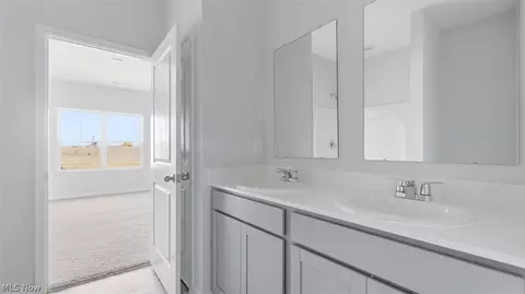 Bath - 109 Fippenny Pl, Mount Vernon, OH 43050 photo 1 of 5