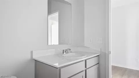 Bath - 109 Fippenny Pl, Mount Vernon, OH 43050 photo 5 of 5