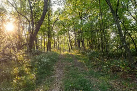 10772 Lawndell Rd SW #7, Navarre, OH 44608