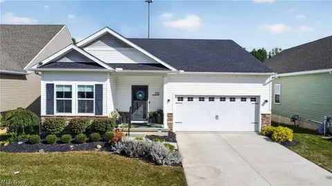 752 Hampshire Ct, Amherst, OH 44001