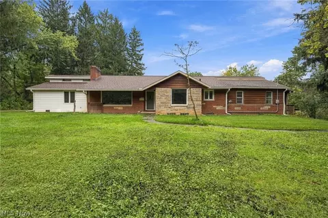 1365 Hillandale Dr, Akron, OH 44333