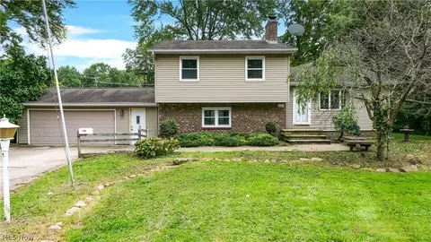 620 Ophelia St, Newton Falls, OH 44444