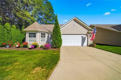 792 Rivers Edge Ln, Painesville, OH 44077