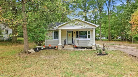 1613 Lillian Rd, Stow, OH 44224
