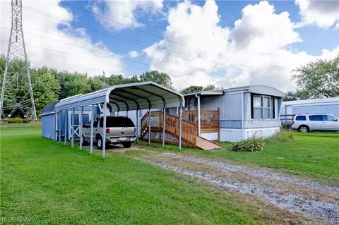19 Silver Pond Dr, Apple Creek, OH 44606