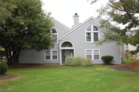 7488 Huntington Dr, Boardman, OH 44512