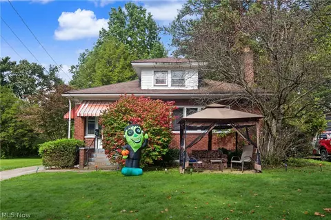 154 Hollywood Ave, Youngstown, OH 44512