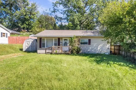 2506 Brooklyn Dr, Parkersburg, WV 26101