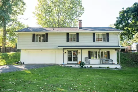 110 Berkshire Rd, Elyria, OH 44035