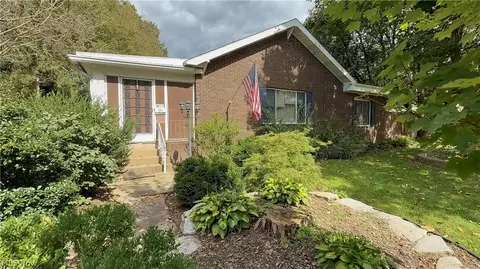 953 Lakeview Dr, Parkersburg, WV 26104